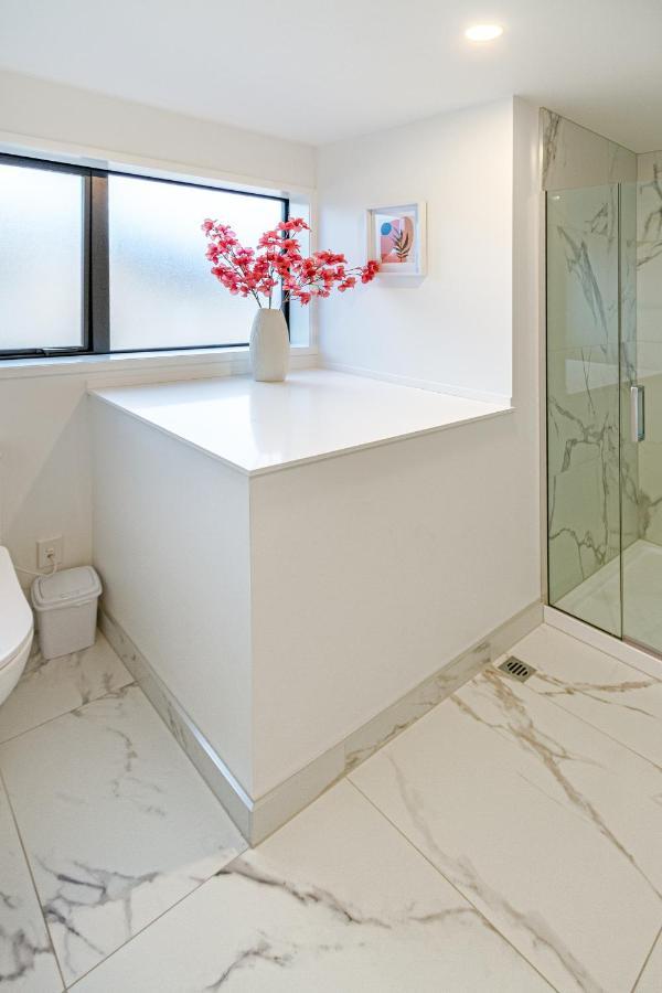 Vibrant City Abode - 2 Bed 2 Bath Leilighet Christchurch Eksteriør bilde